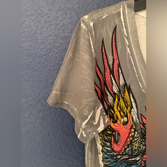 Affliction Black Label Tribal Fire Women’s Grey & White T-Shirt Size Small - Picture 12 of 14